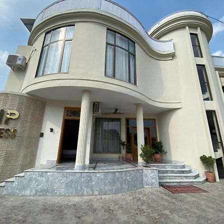 Vip Express Hotel Peshawar Exterior photo